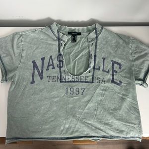 Cropped Nashville Tennessee shirt
